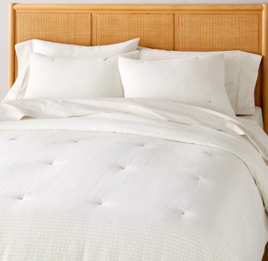 lot 270 image: Hearth & Hand with Magnolia 3pc Mini Grid Stitch Comforter Bedding Set Railroad Gray FullQueen