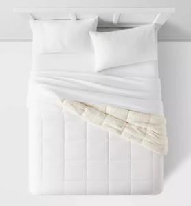lot 385 image: Faux Shearling Washed Microfiber Reversible Comforter - Room Essentials Twin XL White