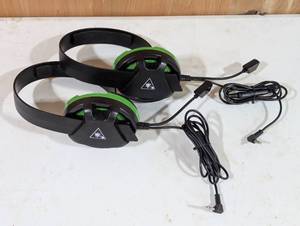 lot 28 image: Pair of Turtle Beach Gaming Headsets - Ear Force Recon Chat - XBOX Green