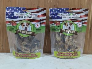 lot 14 image: Natures Own Chicken Kickerz Feet 20 pc. Bag Dog Treat