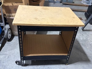 lot 20 image: Work Bench