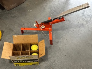 lot 36 image: Clay Pigeon Thrower and Clays