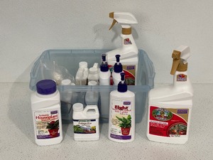 lot 55 image: Plant Food and Plant Insect Control