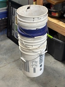 lot 70 image: 5 Gallon Buckets