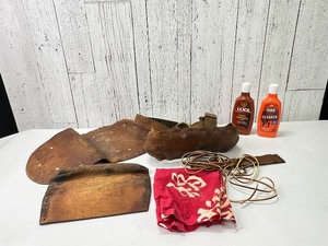 lot 581 image: Vintage Leather Belt