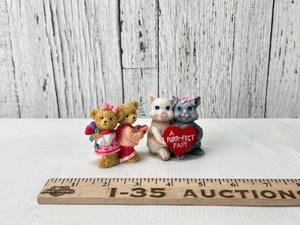 lot 108 image: Figurines