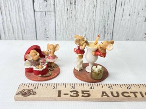 lot 110 image: Bears & Friends Gold Collection Figurines