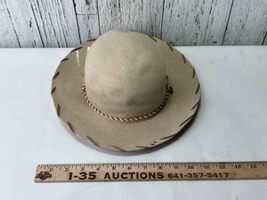 lot 111 image: Vintage Rockmount Ranch Wear Hat