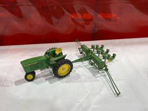 lot A906 image: John Deere Toy Tractor with 4-Row Planter Implement