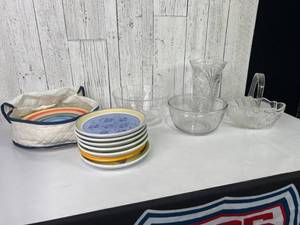 lot 551 image: Glassware, Bowls, and Decorative Plates