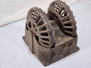 Vintage Revolving Double Wheel Hog Oiler - Stuck