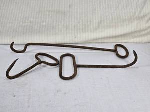 lot 24 image: Vintage Iron Bale andor Ice Hooks