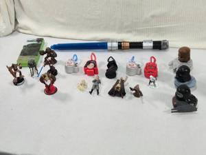 lot 71 image: Star Wars Themed Toys and Memorabilia