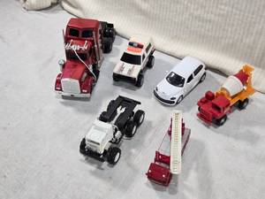 lot 78 image: Lot of Toy Vehicles