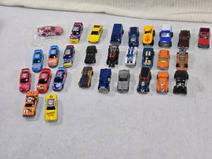lot 84 image: Lot of Assorted Die-Cast Toy Cars