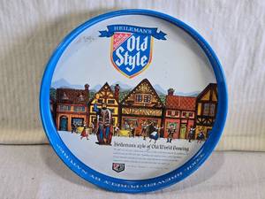 lot 132 image: Heilemans Old Style Beer Tray with Graphics
