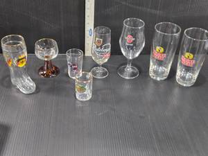lot 192 image: German Beer Glasses including designs from Henninger Meister and 1960s Hasen Brau Augsburg