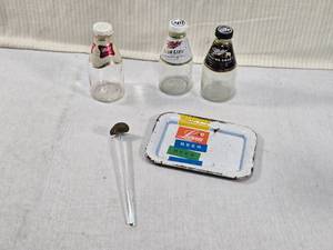 lot 207 image: Miller Pony Bottles, Lancers Tray, Glass Swizzle Stick with Cowboy Hat