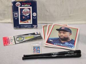 lot 223 image: Kirby Puckett Folders, Card with Pat Mahomes, 1982 Metrodome Bats, Minnesota Twins Banner, Oakland Athletics Pennant