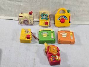 lot 289 image: Vintage Fisher-Price Musical Toys