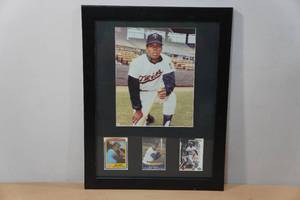 lot 7 image: Framed Rod Carew Photo and Cards