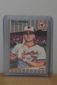 lot 25 image: 1989 Fleer Bill Ripken Fk Face Baseball Card