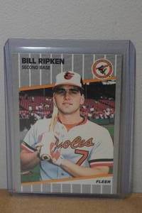 lot 34 image: 1989 Fleer Bill Ripken Censored Fk Face Baseball Card