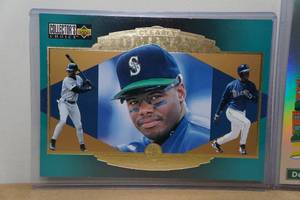 lot 57 image: 1997 Upper Deck Collectors Choice Ken Griffey Jr Jumbo Baseball Card