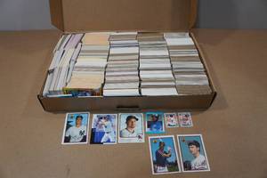 lot 86 image: Baseball Cards - Late 80s to Early 90s