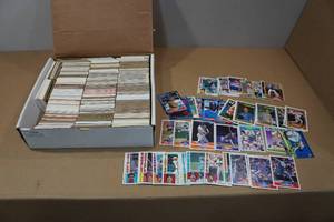 lot 87 image: Baseball Cards - Late 80s to Early 90s