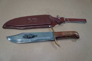 lot 92 image: Reproduction Bowie Knife
