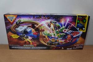 lot 162 image: Monster Jam Supercharge Speedway Building Set