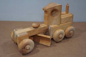 lot 181 image: Vintage Mick-Ray Wood Toy Co Britt MN Grader