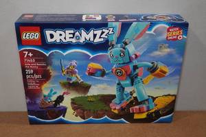 lot 192 image: Lego Dreamz Izzie & Bunchu Bunny 259-Piece Building Set