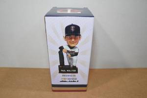 lot 210 image: Minnesota Twins Paul Molitor Bobblehead