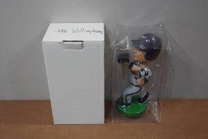 lot 215 image: Minnesota Twins Josh Willingham Bobblehead