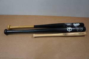 lot 224 image: 3 Commemorative Minnesota Twins Bats