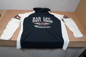 lot 270 image: Harley Davidson Hooded Long Sleeve - 1W