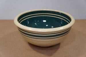 lot 290 image: Pearsall Pottery Stoneware Maple Leaf Bowl