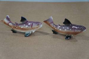 lot 294 image: Vintage Salt & Pepper Shaker Set - Trout