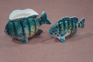 lot 313 image: Vintage Cream and Sugar Fish Set