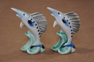 lot 317 image: Vintage Salt & Pepper Shaker Set - Swordfish