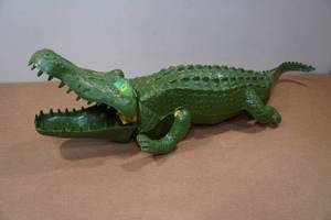 lot 328 image: Vintage Ideal Toys Alligator Action Figure