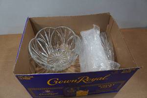lot 330 image: Glass Punch Bowl with 4 Glasses