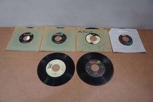 lot 367 image: Rock 45 Vinyl Records - Steppenwolf, Queen, Badfinger