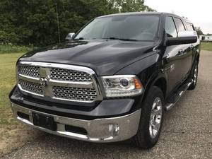 lot 1 image: 2017 Ram 1500 Laramie 4X4
