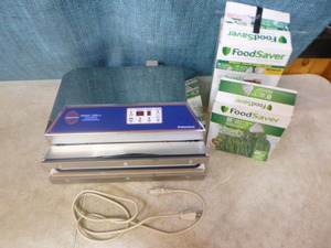 lot 35 image: Minipack Torre Commercial Packaging MachineFood Sealer