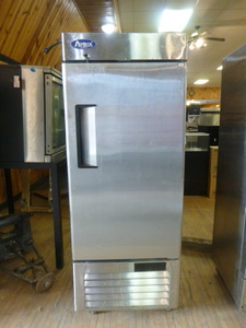 lot 22 image: Atosa Cooler