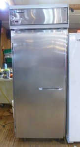 lot 26 image: Master-Bilt Freezer