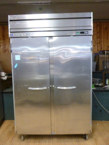 lot 27 image: Beverage Air 2-Door Cooler